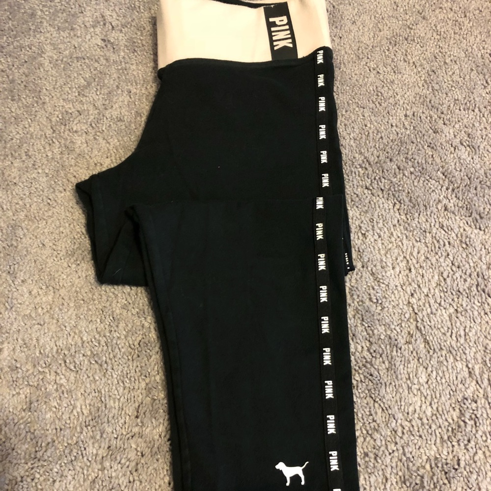 Victoria Secrets Pink Crop Leggings